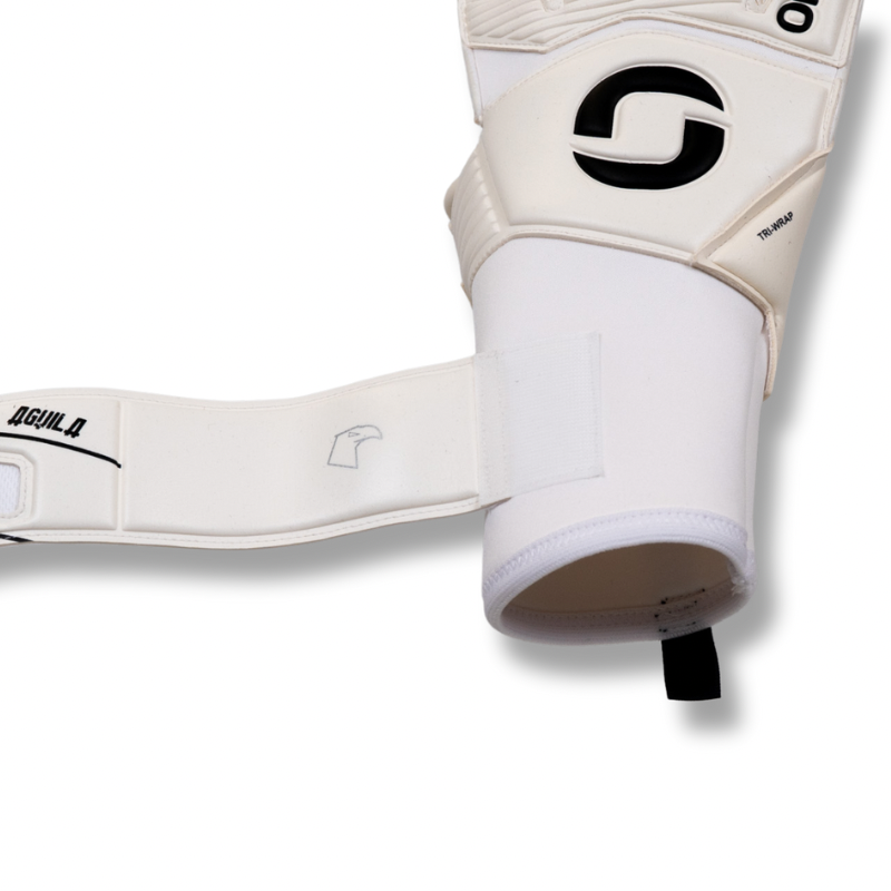Aguila Classic Goalkeeper Gloves